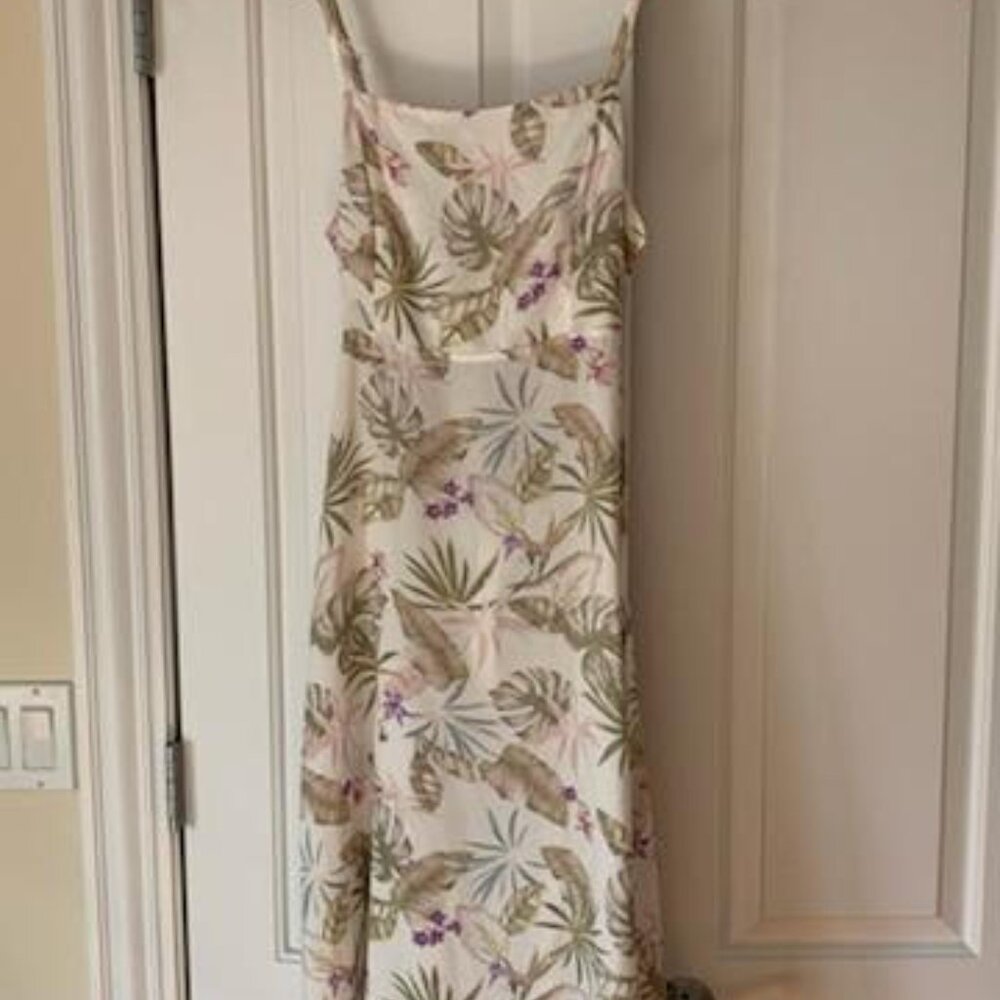 Never been worn Forever 21 Botanical Print tieback dress